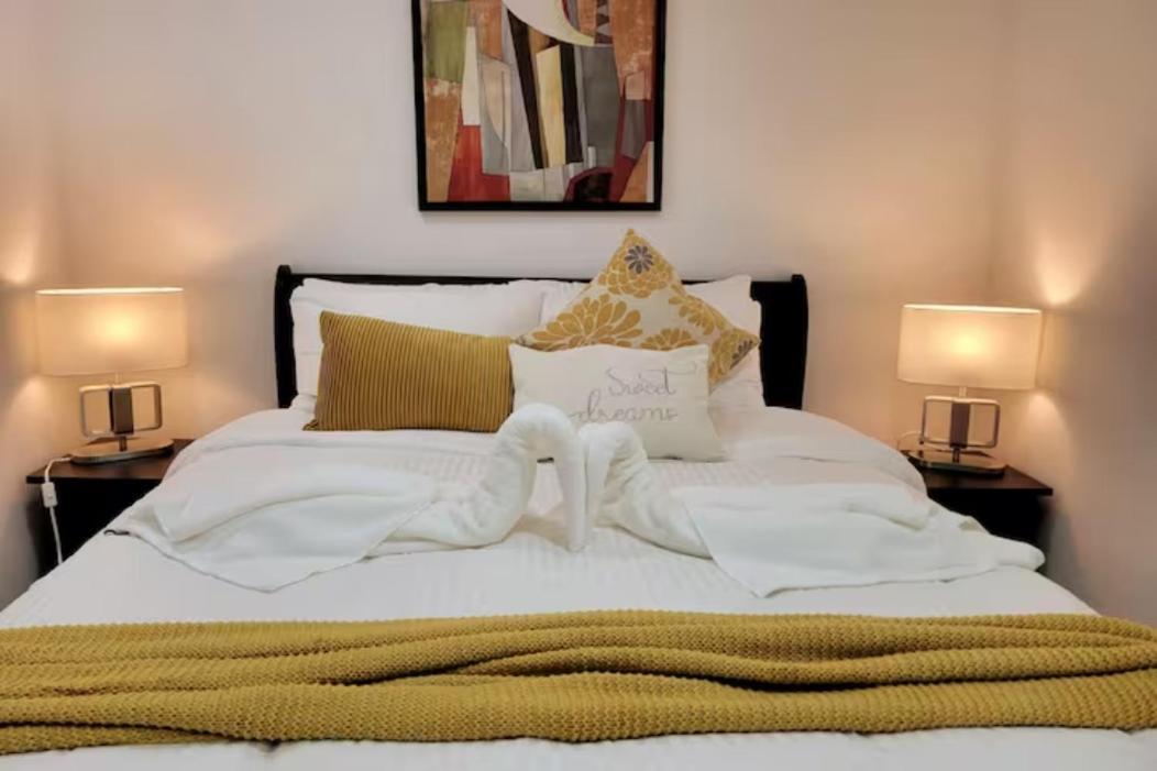 Modern Oasis In Richmond Hill, The Place For You! Apartamento Exterior foto