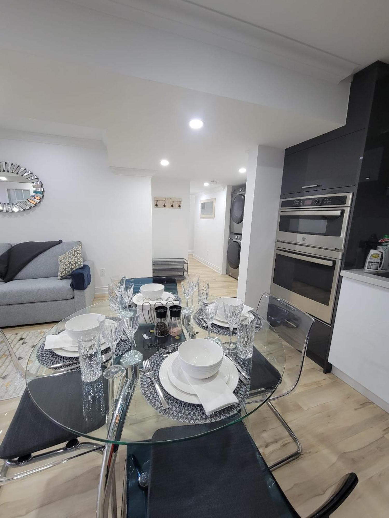 Modern Oasis In Richmond Hill, The Place For You! Apartamento Exterior foto