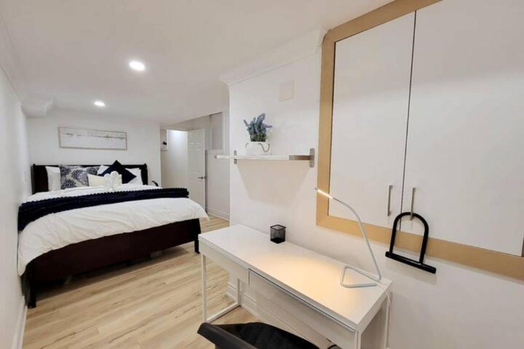 Modern Oasis In Richmond Hill, The Place For You! Apartamento Exterior foto